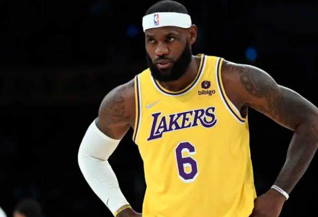 世界杯-詹姆斯确诊新冠或至少缺席10天 湖人再遭至暗时刻